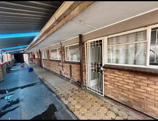 BUSINESS FOR SALE IN SPRINGS CENTRAL